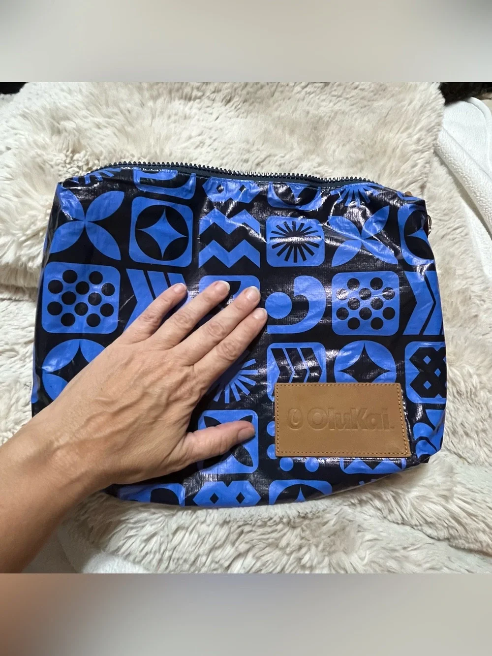 OluKai Blue & Black Geometric Cosmetic Pouch 02-12